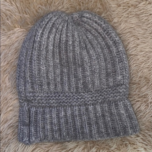Banana Republic Light Grey Beanie - Picture 2 of 3